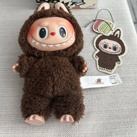 Labubu V1 – Secret Chestnut Cocoa